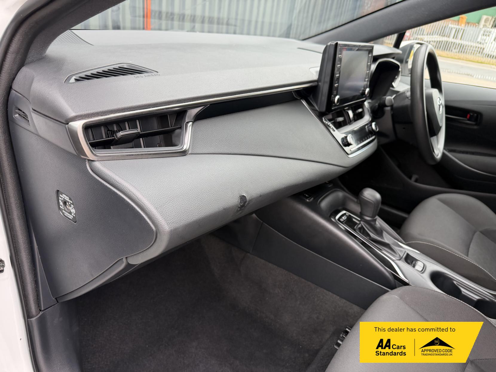 Toyota Corolla 1.8 VVT-h Car Derived Van 5dr Petrol Hybrid CVT Euro 6 (s/s) (122 ps)