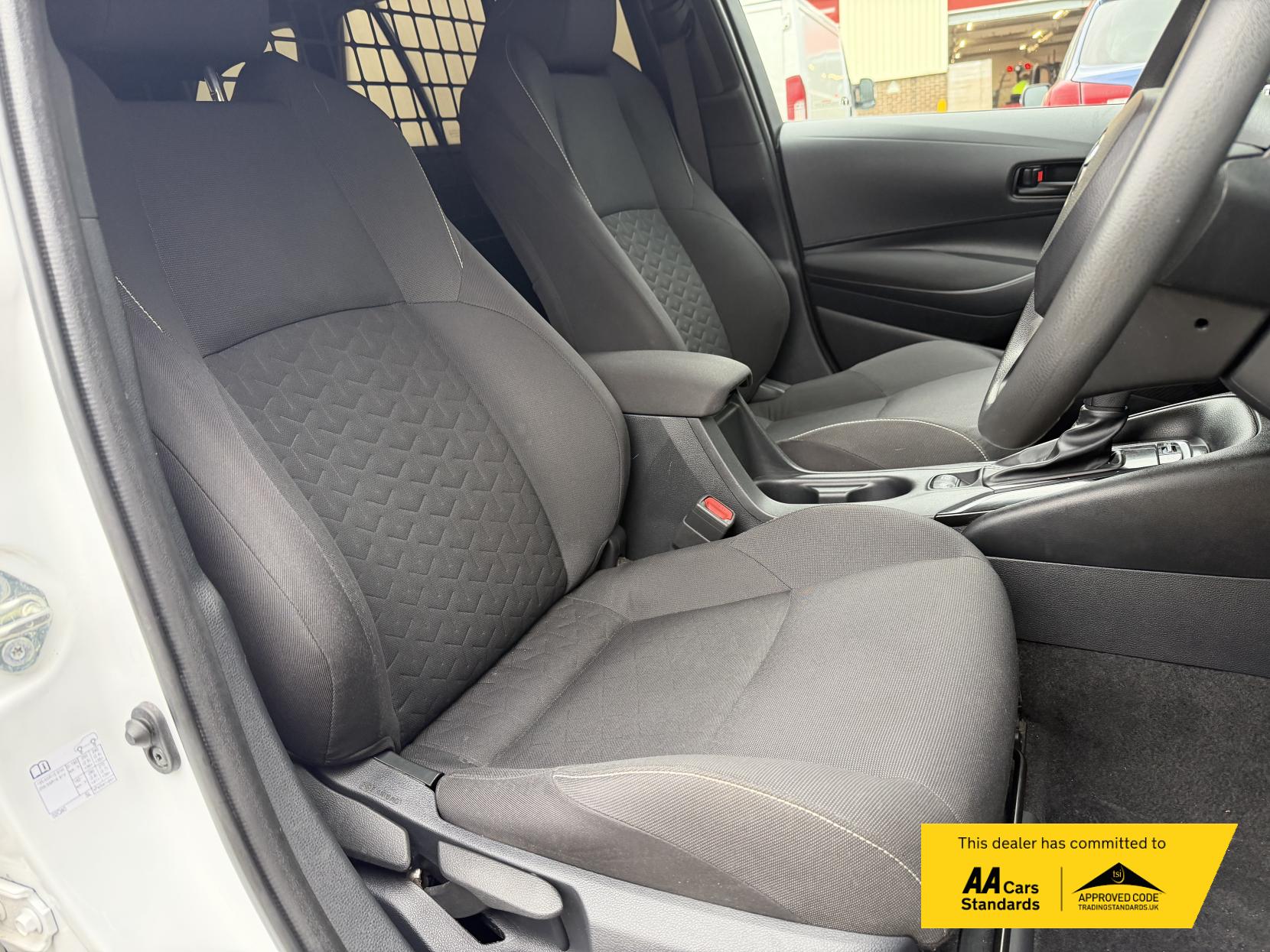 Toyota Corolla 1.8 VVT-h Car Derived Van 5dr Petrol Hybrid CVT Euro 6 (s/s) (122 ps)