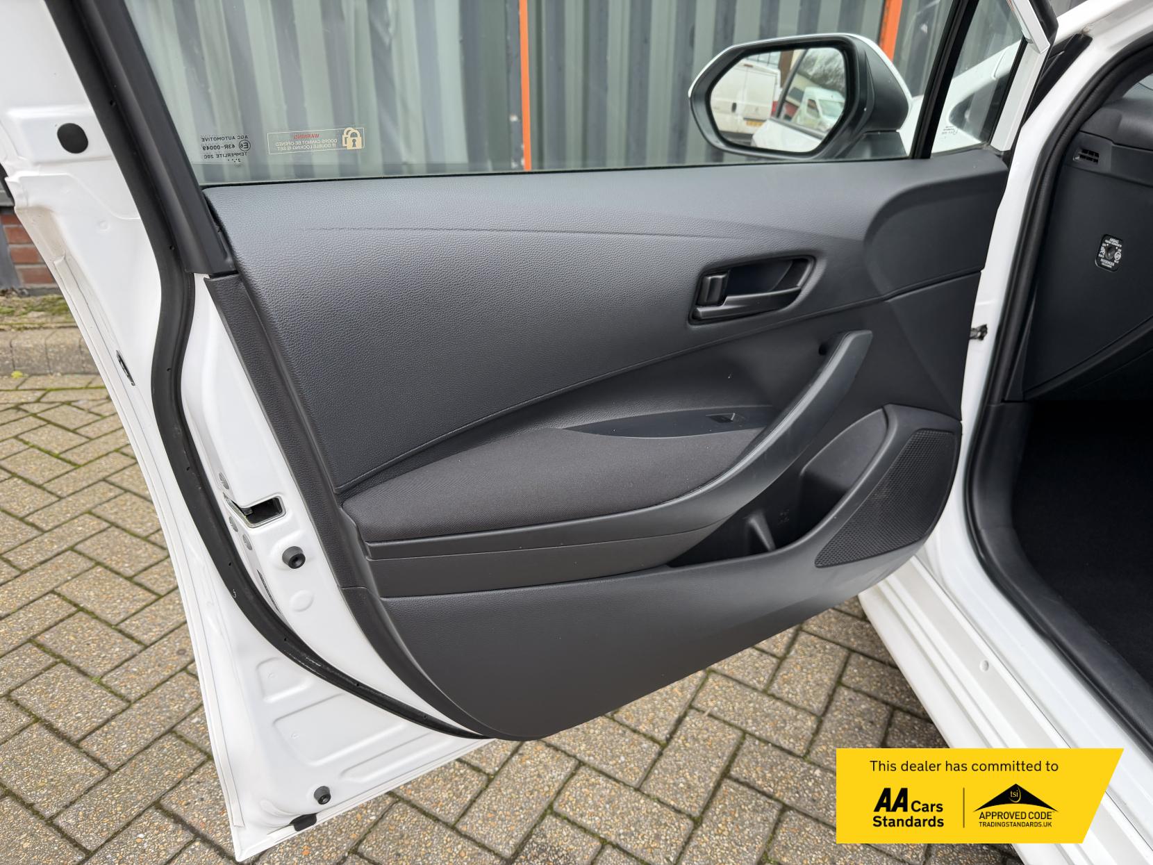 Toyota Corolla 1.8 VVT-h Car Derived Van 5dr Petrol Hybrid CVT Euro 6 (s/s) (122 ps)