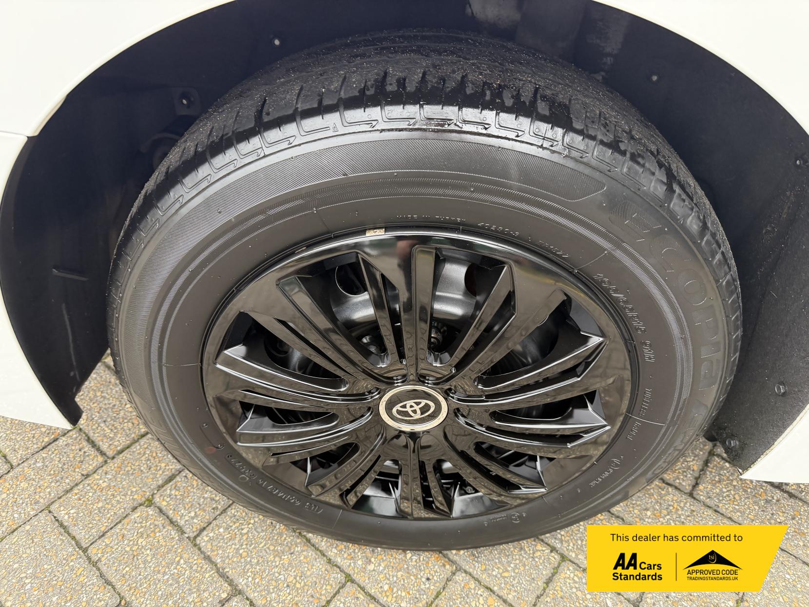 Toyota Corolla 1.8 VVT-h Car Derived Van 5dr Petrol Hybrid CVT Euro 6 (s/s) (122 ps)