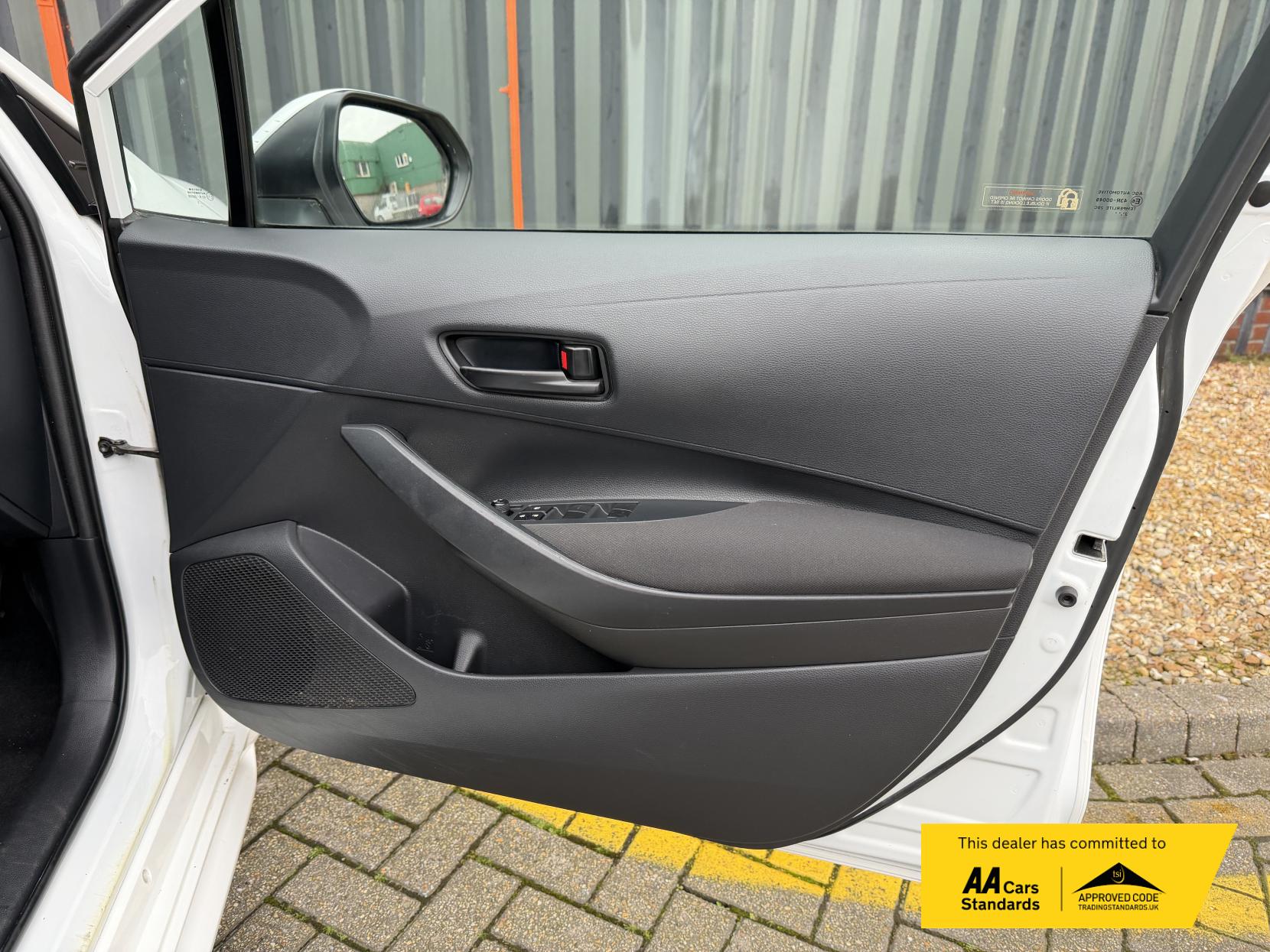 Toyota Corolla 1.8 VVT-h Car Derived Van 5dr Petrol Hybrid CVT Euro 6 (s/s) (122 ps)