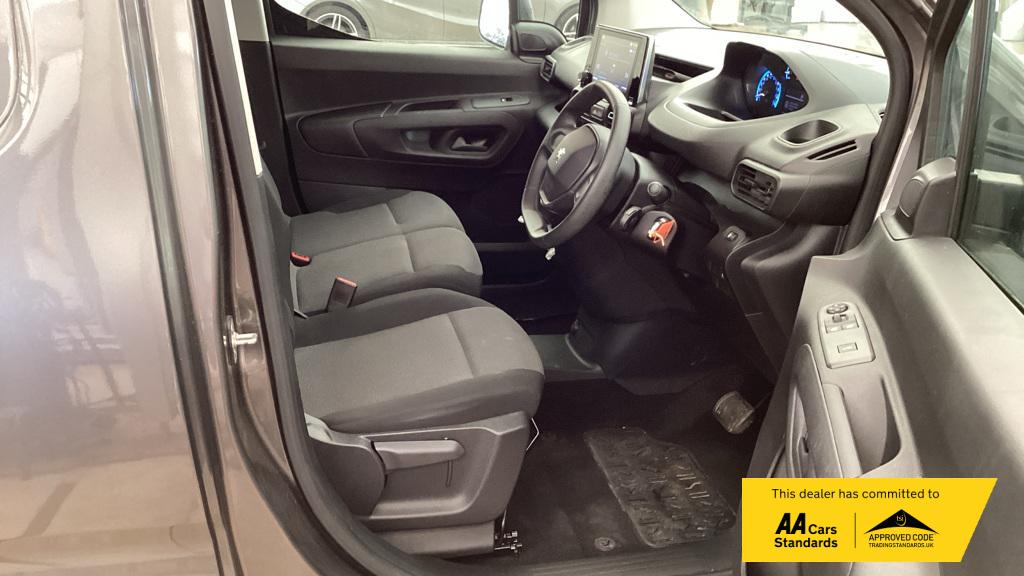 Peugeot e-Partner 800 50kWh Professional Premium + Standard Panel Van 5dr Electric Auto SWB (7.4kW Charger) (136 ps)