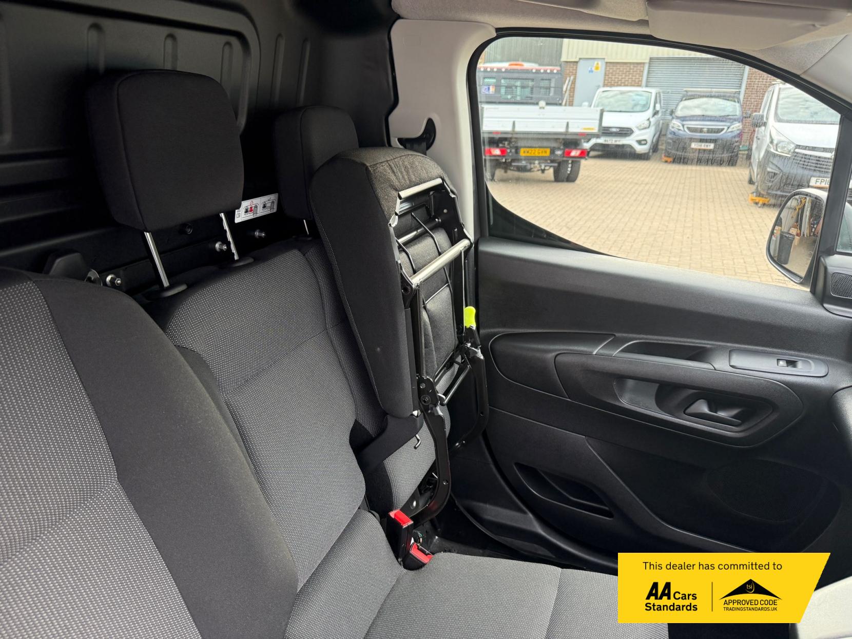 Peugeot e-Partner 800 50kWh Professional Premium + Standard Panel Van 5dr Electric Auto SWB (7.4kW Charger) (136 ps)