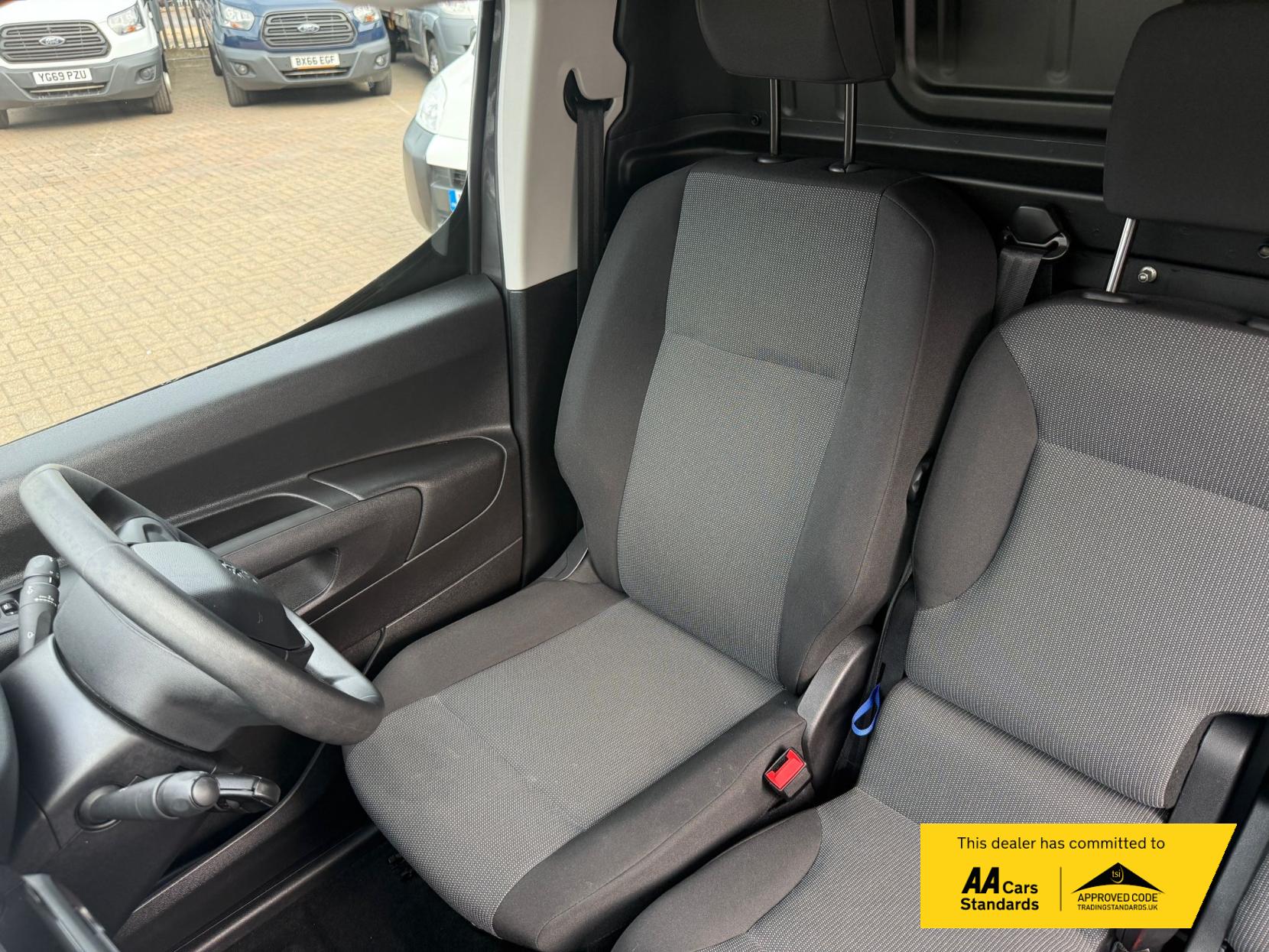 Peugeot e-Partner 800 50kWh Professional Premium + Standard Panel Van 5dr Electric Auto SWB (7.4kW Charger) (136 ps)