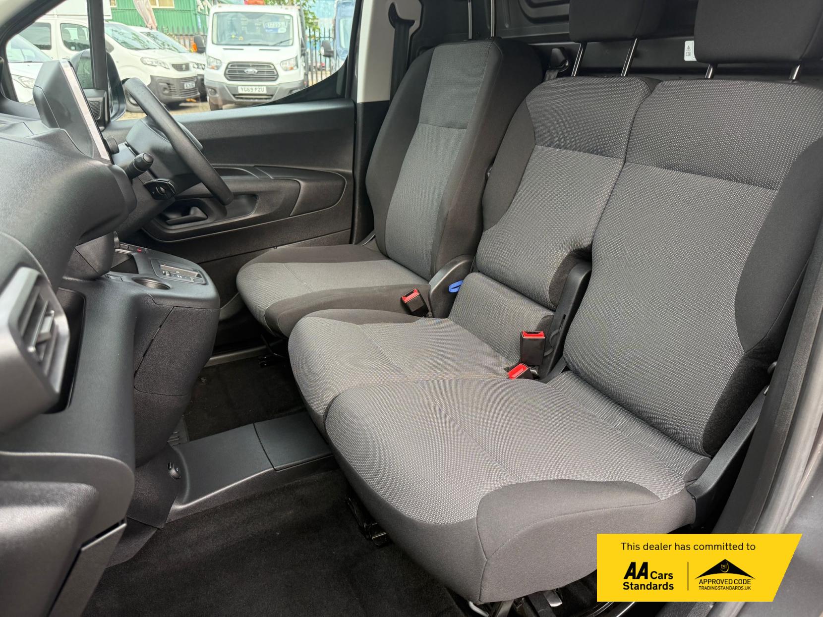 Peugeot e-Partner 800 50kWh Professional Premium + Standard Panel Van 5dr Electric Auto SWB (7.4kW Charger) (136 ps)