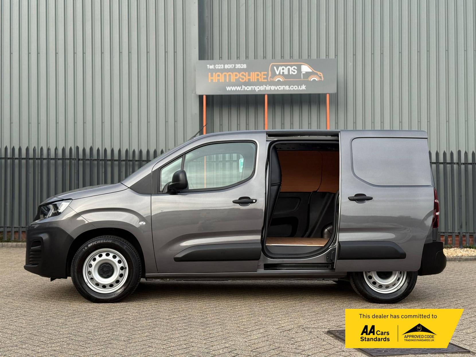 Peugeot e-Partner 800 50kWh Professional Premium + Standard Panel Van 5dr Electric Auto SWB (7.4kW Charger) (136 ps)