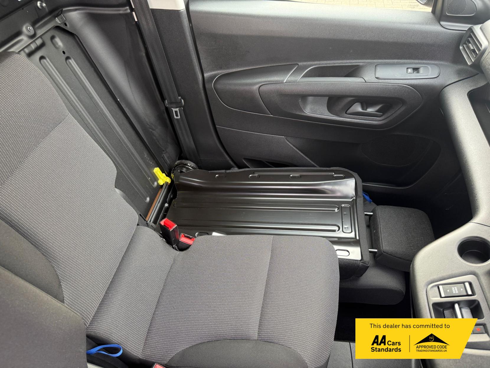 Peugeot e-Partner 800 50kWh Professional Premium + Standard Panel Van 5dr Electric Auto SWB (7.4kW Charger) (136 ps)