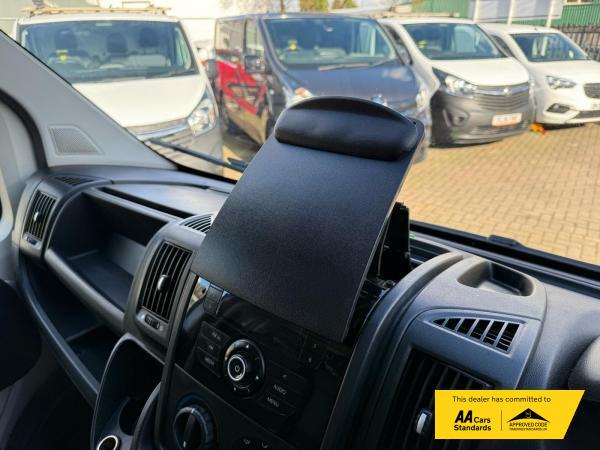 Peugeot Boxer 2.2 HDi 335 Chassis Cab 2dr Diesel Manual FWD L3 (240 g/km, 130 bhp)