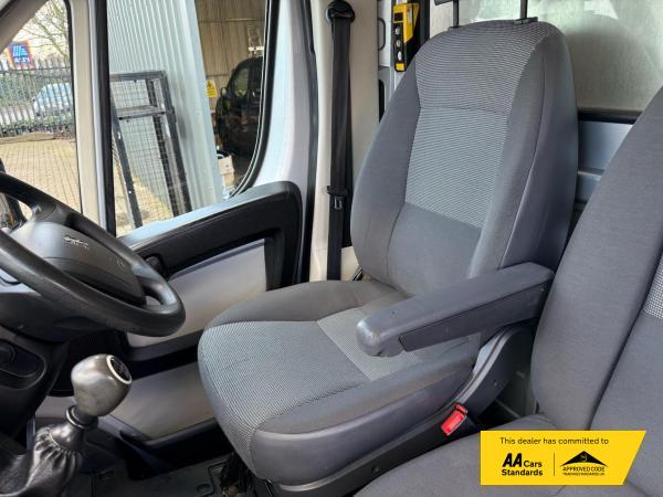 Peugeot Boxer 2.2 HDi 335 Chassis Cab 2dr Diesel Manual FWD L3 (240 g/km, 130 bhp)