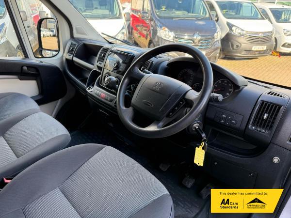 Peugeot Boxer 2.2 HDi 335 Chassis Cab 2dr Diesel Manual FWD L3 (240 g/km, 130 bhp)