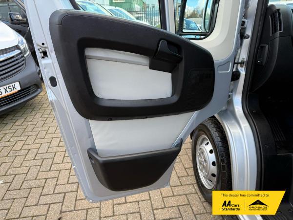 Peugeot Boxer 2.2 HDi 335 Chassis Cab 2dr Diesel Manual FWD L3 (240 g/km, 130 bhp)