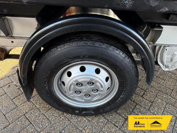 Peugeot Boxer 2.2 HDi 335 Chassis Cab 2dr Diesel Manual FWD L3 (240 g/km, 130 bhp)