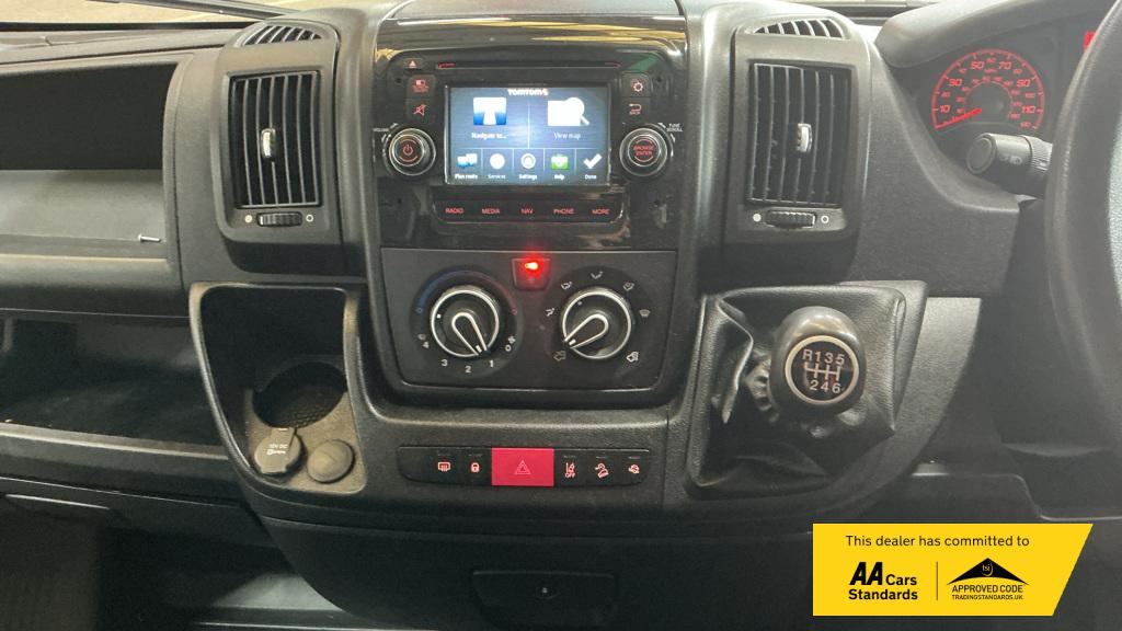 2019 Peugeot Boxer 2.0 BlueHDi 335 Built for Business Low Floor Luton 4dr Diesel Manual L3 Euro 6 (160 ps) - Thumbnail 7