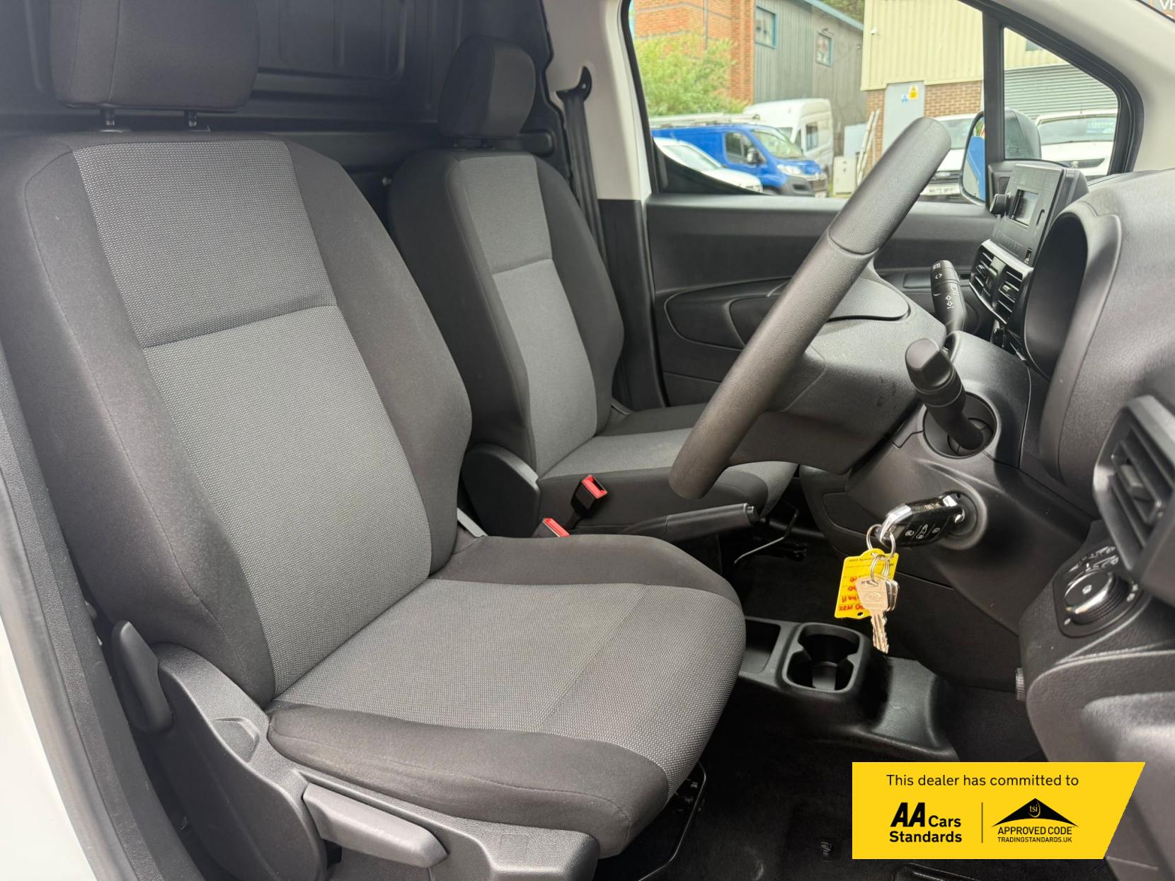 Vauxhall Combo 1.5 Turbo D 2300 Sportive Panel Van 4dr Diesel Manual L2 H1 Euro 6 (s/s) (100 ps)