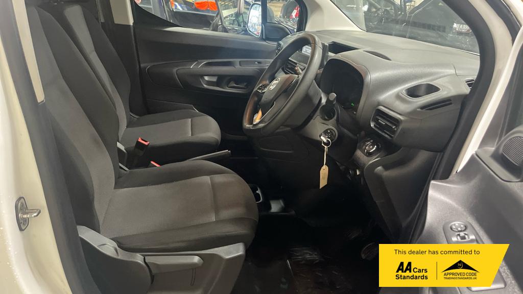 Vauxhall Combo 1.5 Turbo D 2300 Sportive Panel Van 4dr Diesel Manual L2 H1 Euro 6 (s/s) (100 ps)