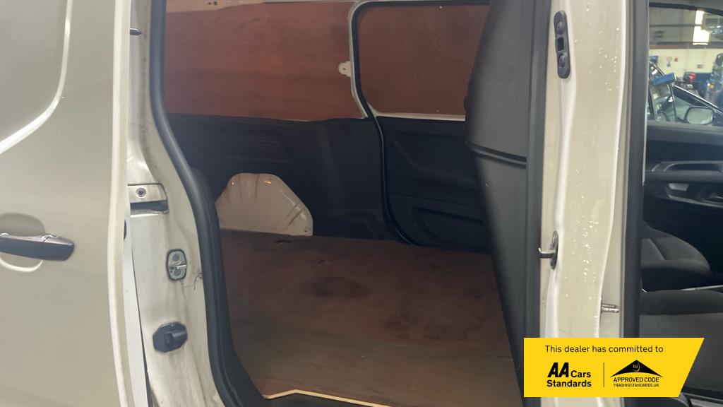 Vauxhall Combo 1.5 Turbo D 2300 Sportive Panel Van 4dr Diesel Manual L2 H1 Euro 6 (s/s) (100 ps)