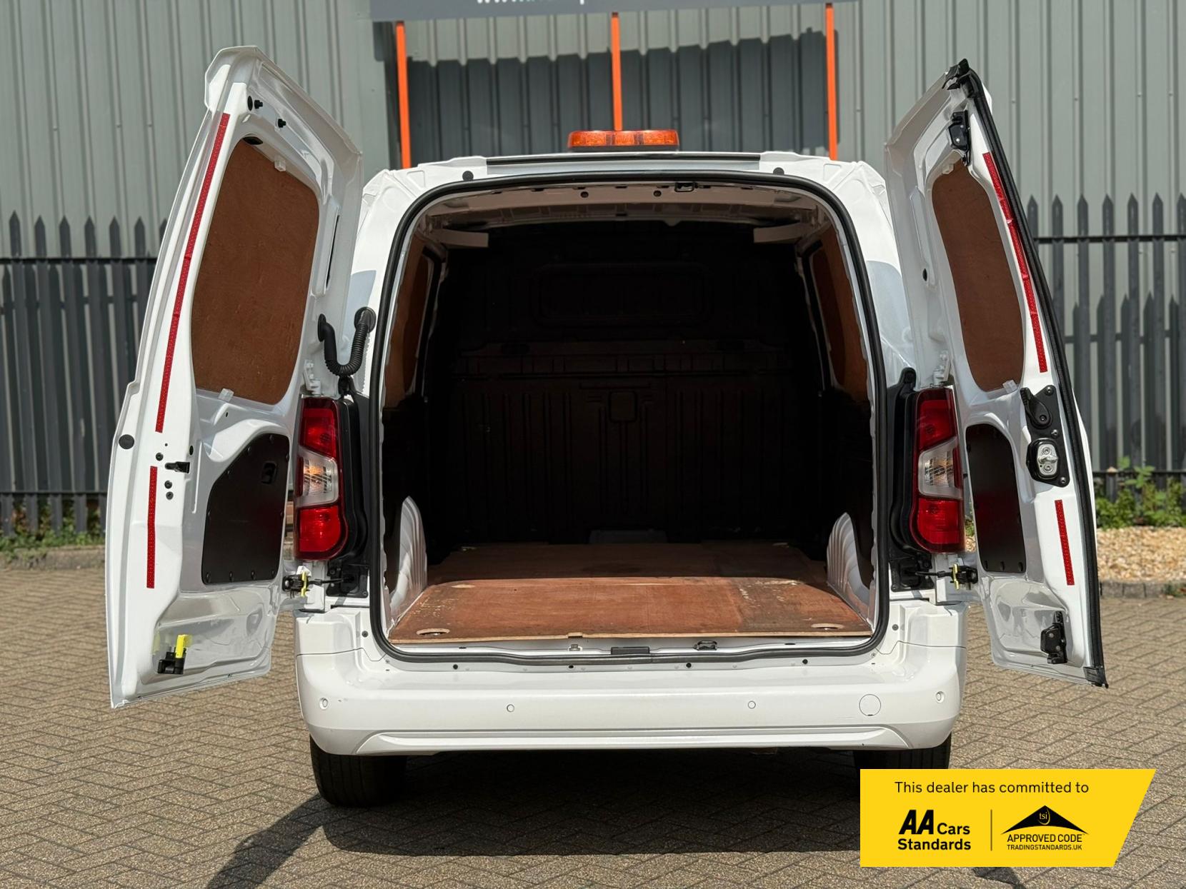 Vauxhall Combo 1.5 Turbo D 2300 Sportive Panel Van 4dr Diesel Manual L2 H1 Euro 6 (s/s) (100 ps)
