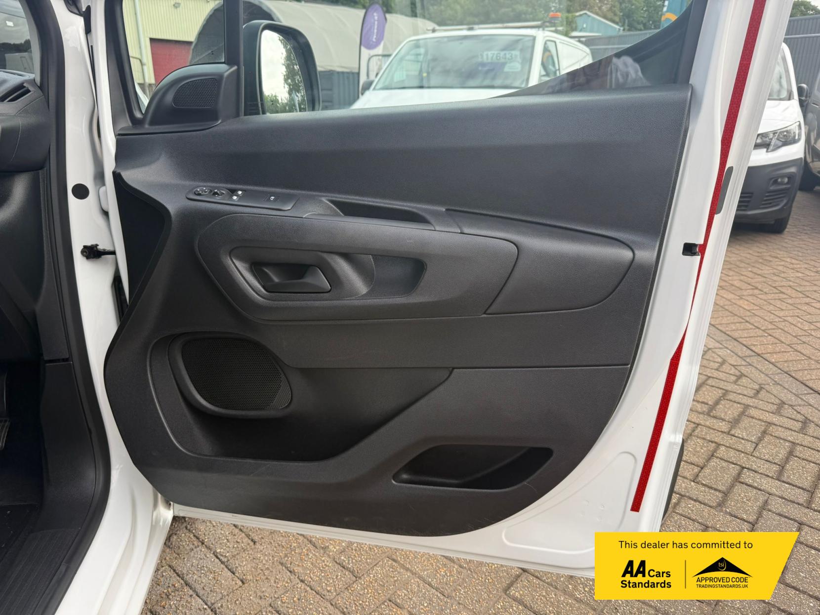 Vauxhall Combo 1.5 Turbo D 2300 Sportive Panel Van 4dr Diesel Manual L2 H1 Euro 6 (s/s) (100 ps)