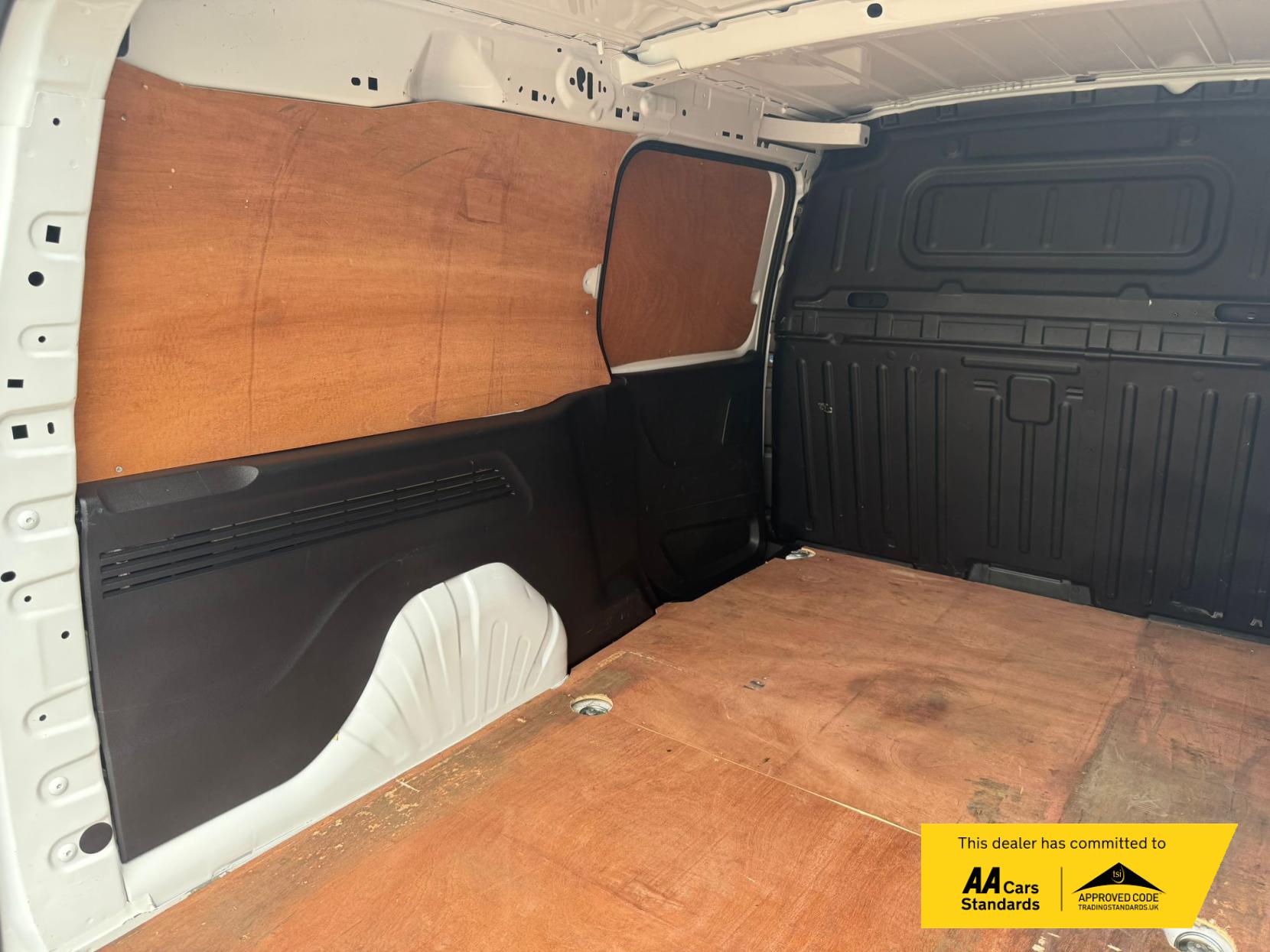 Vauxhall Combo 1.5 Turbo D 2300 Sportive Panel Van 4dr Diesel Manual L2 H1 Euro 6 (s/s) (100 ps)