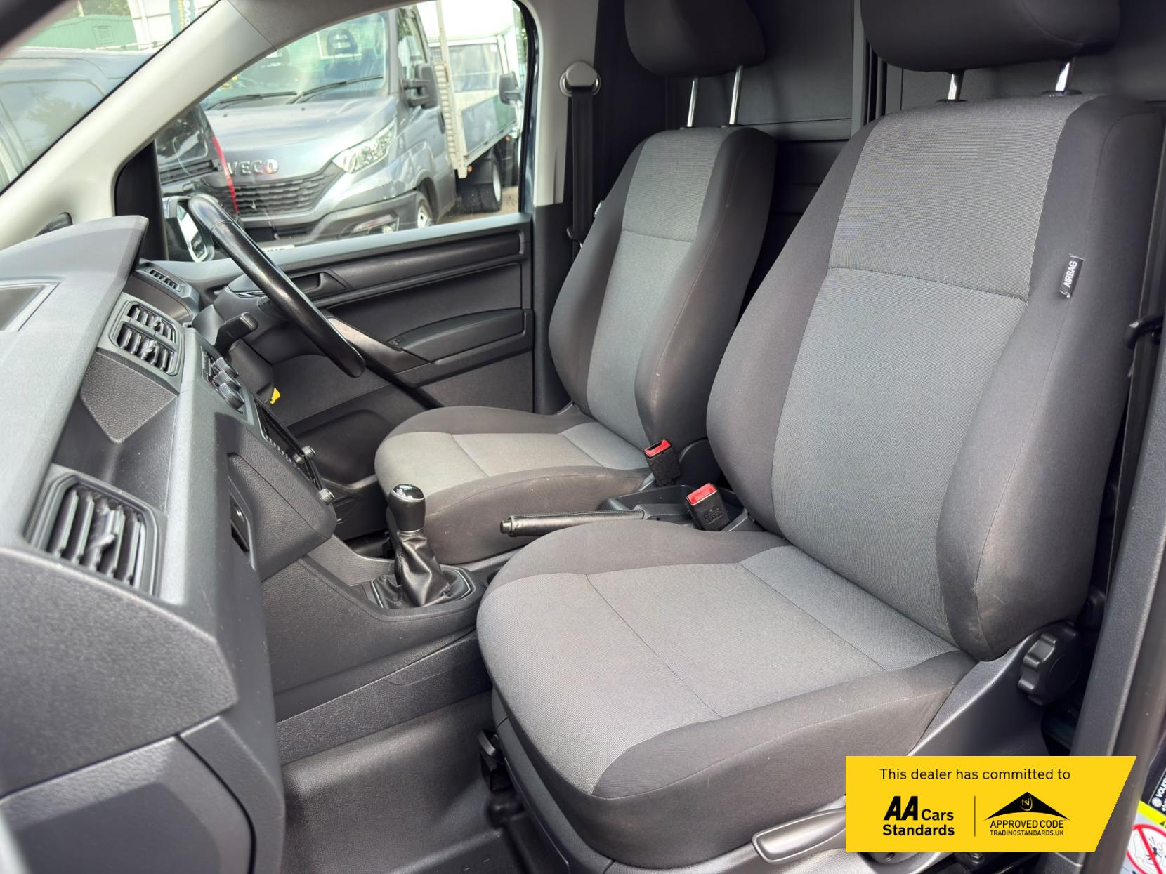 2019 Volkswagen Caddy Maxi 2.0 TDI C20 Highline Panel Van 6dr Diesel Manual LWB Euro 6 (s/s) (102 ps) - Thumbnail 37