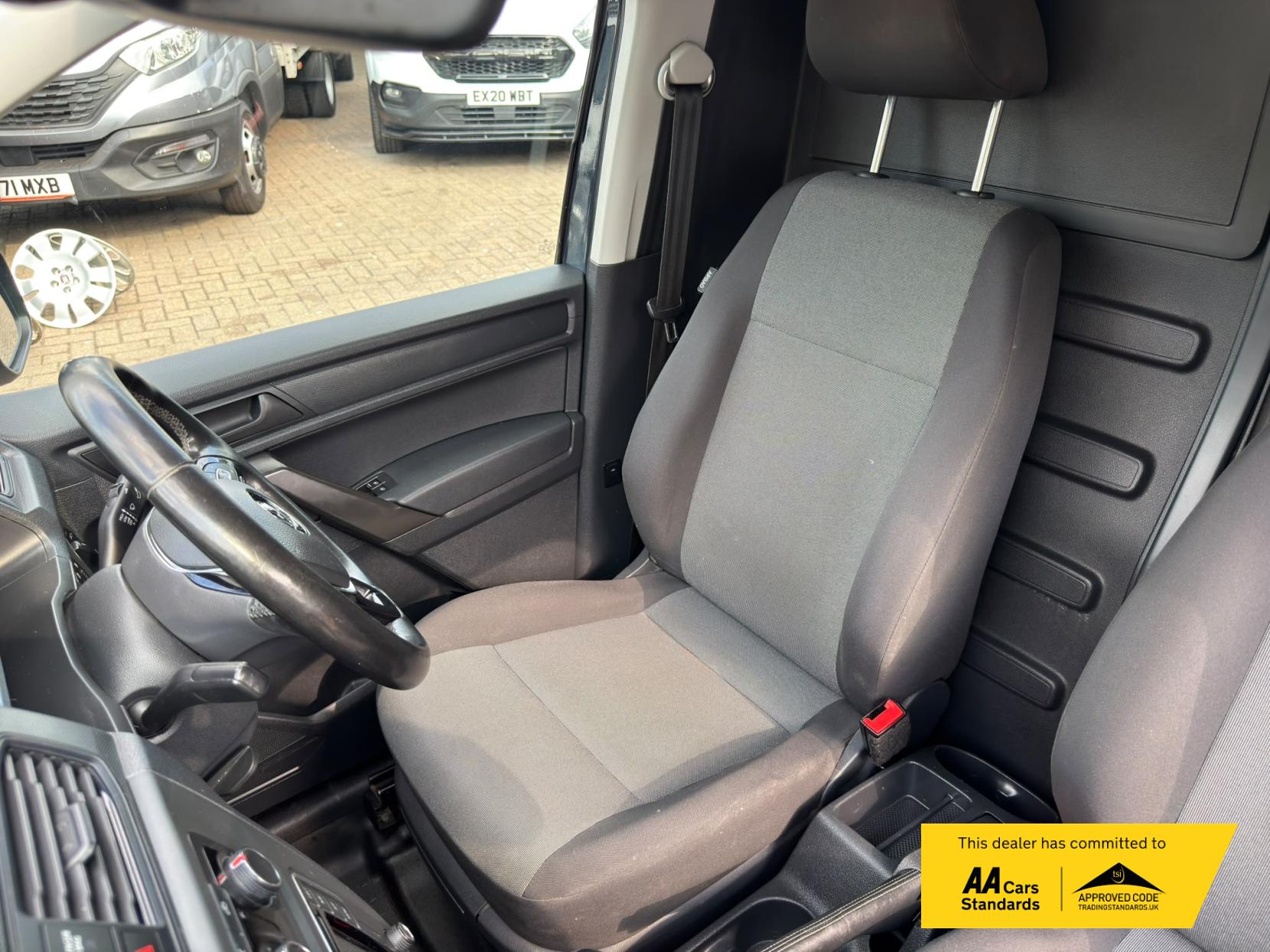 2019 Volkswagen Caddy Maxi 2.0 TDI C20 Highline Panel Van 6dr Diesel Manual LWB Euro 6 (s/s) (102 ps) - Thumbnail 39