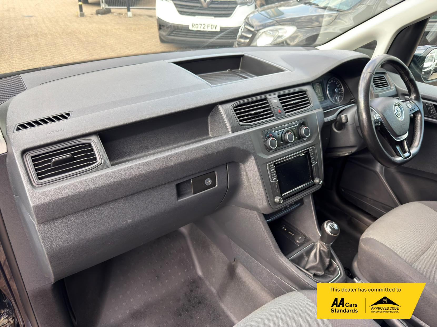 2019 Volkswagen Caddy Maxi 2.0 TDI C20 Highline Panel Van 6dr Diesel Manual LWB Euro 6 (s/s) (102 ps) - Thumbnail 32