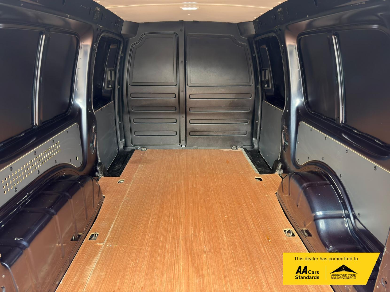 2019 Volkswagen Caddy Maxi 2.0 TDI C20 Highline Panel Van 6dr Diesel Manual LWB Euro 6 (s/s) (102 ps) - Thumbnail 43