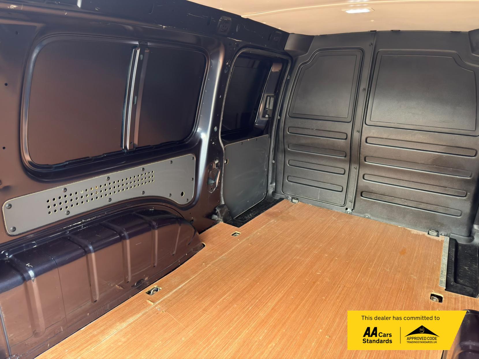 2019 Volkswagen Caddy Maxi 2.0 TDI C20 Highline Panel Van 6dr Diesel Manual LWB Euro 6 (s/s) (102 ps) - Thumbnail 44
