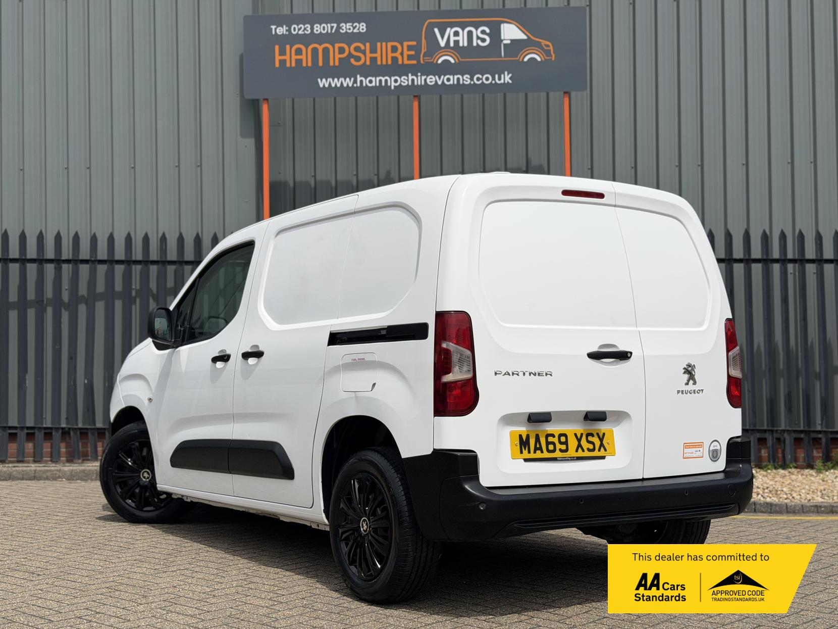2019 Peugeot Partner 1.5 BlueHDi 1000 Professional Standard Panel Van 5dr Diesel Manual SWB Euro 6 (100 bhp) - Thumbnail 4