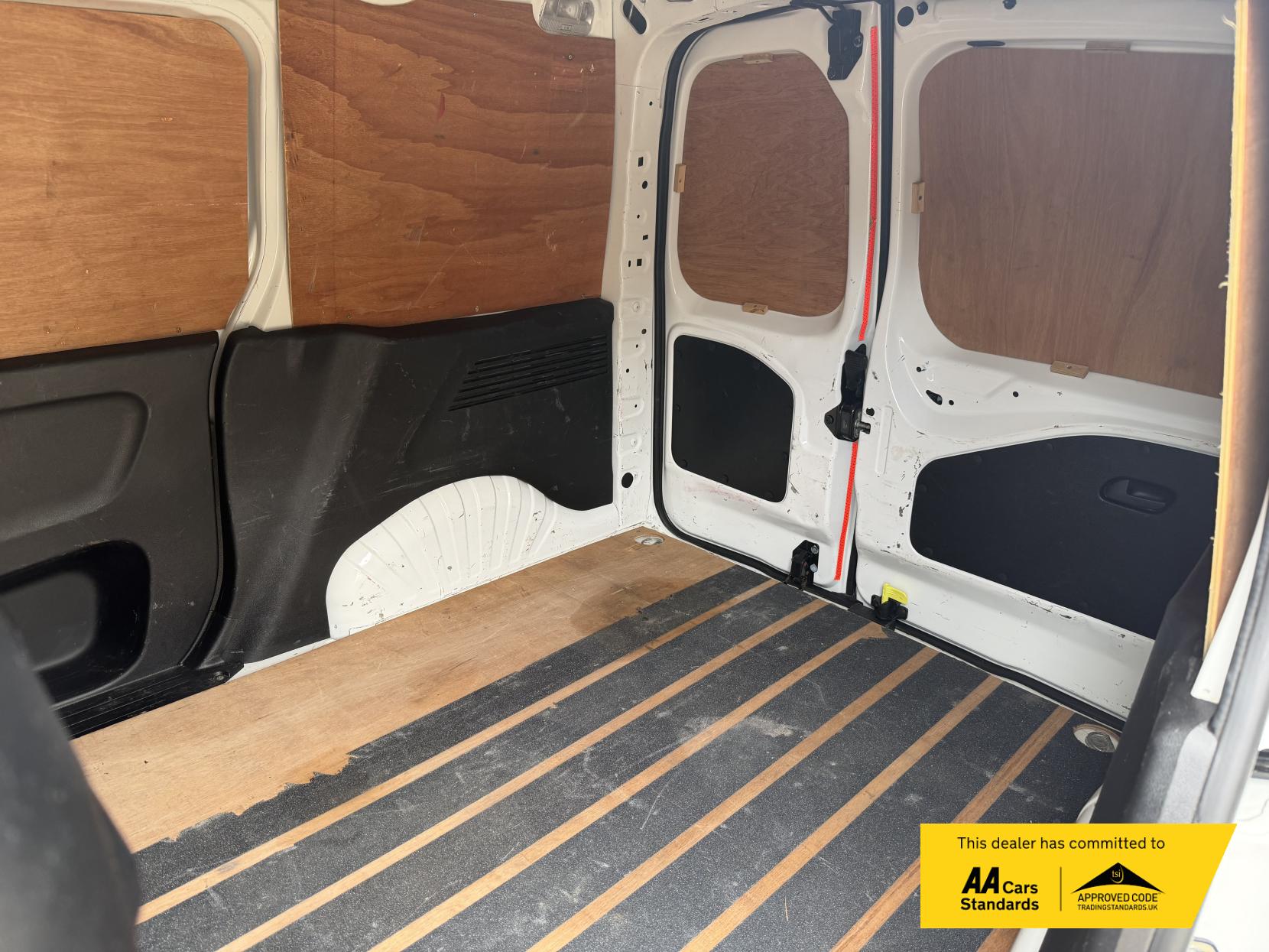 2019 Peugeot Partner 1.5 BlueHDi 1000 Professional Standard Panel Van 5dr Diesel Manual SWB Euro 6 (100 bhp) - Thumbnail 25