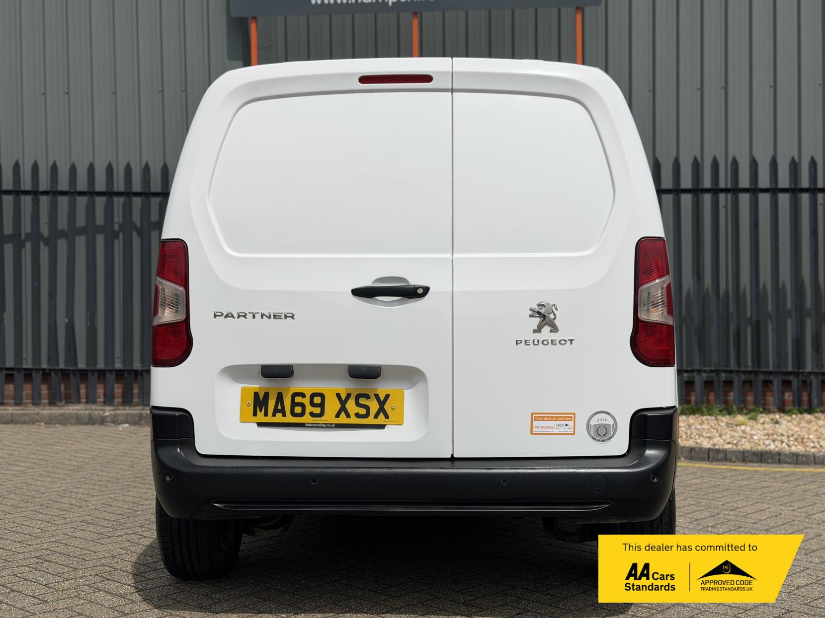 2019 Peugeot Partner 1.5 BlueHDi 1000 Professional Standard Panel Van 5dr Diesel Manual SWB Euro 6 (100 bhp) - Thumbnail 17