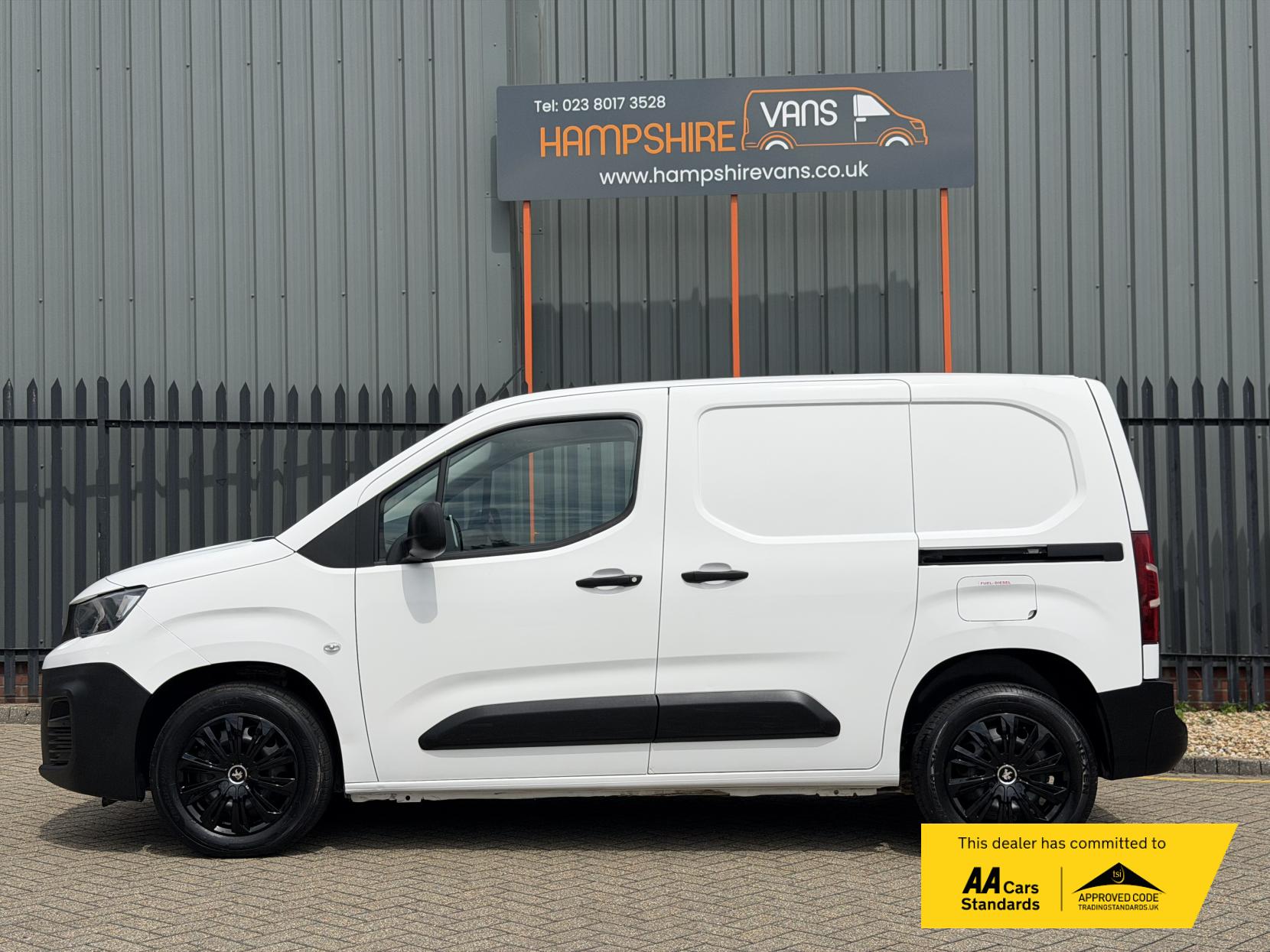2019 Peugeot Partner 1.5 BlueHDi 1000 Professional Standard Panel Van 5dr Diesel Manual SWB Euro 6 (100 bhp) - Thumbnail 6