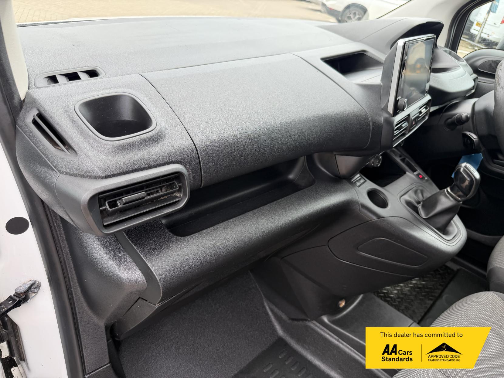 2019 Peugeot Partner 1.5 BlueHDi 1000 Professional Standard Panel Van 5dr Diesel Manual SWB Euro 6 (100 bhp) - Thumbnail 28