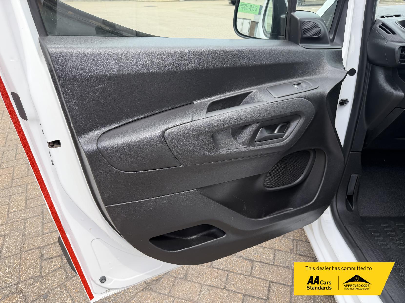 2019 Peugeot Partner 1.5 BlueHDi 1000 Professional Standard Panel Van 5dr Diesel Manual SWB Euro 6 (100 bhp) - Thumbnail 26