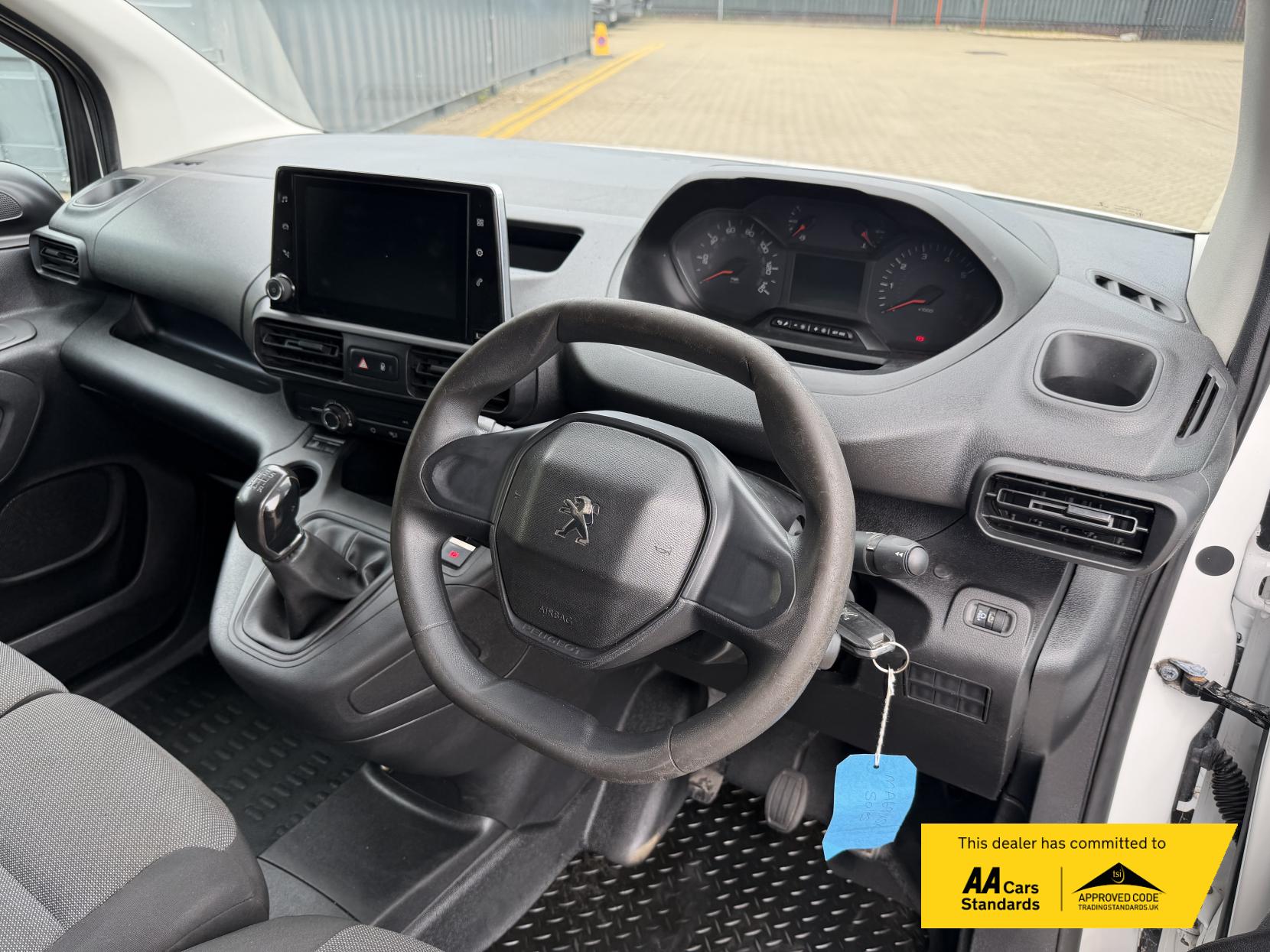 2019 Peugeot Partner 1.5 BlueHDi 1000 Professional Standard Panel Van 5dr Diesel Manual SWB Euro 6 (100 bhp) - Thumbnail 39