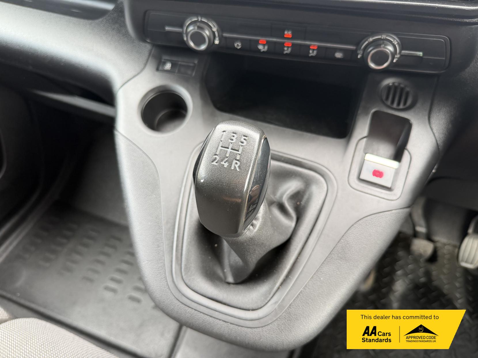 2019 Peugeot Partner 1.5 BlueHDi 1000 Professional Standard Panel Van 5dr Diesel Manual SWB Euro 6 (100 bhp) - Thumbnail 30