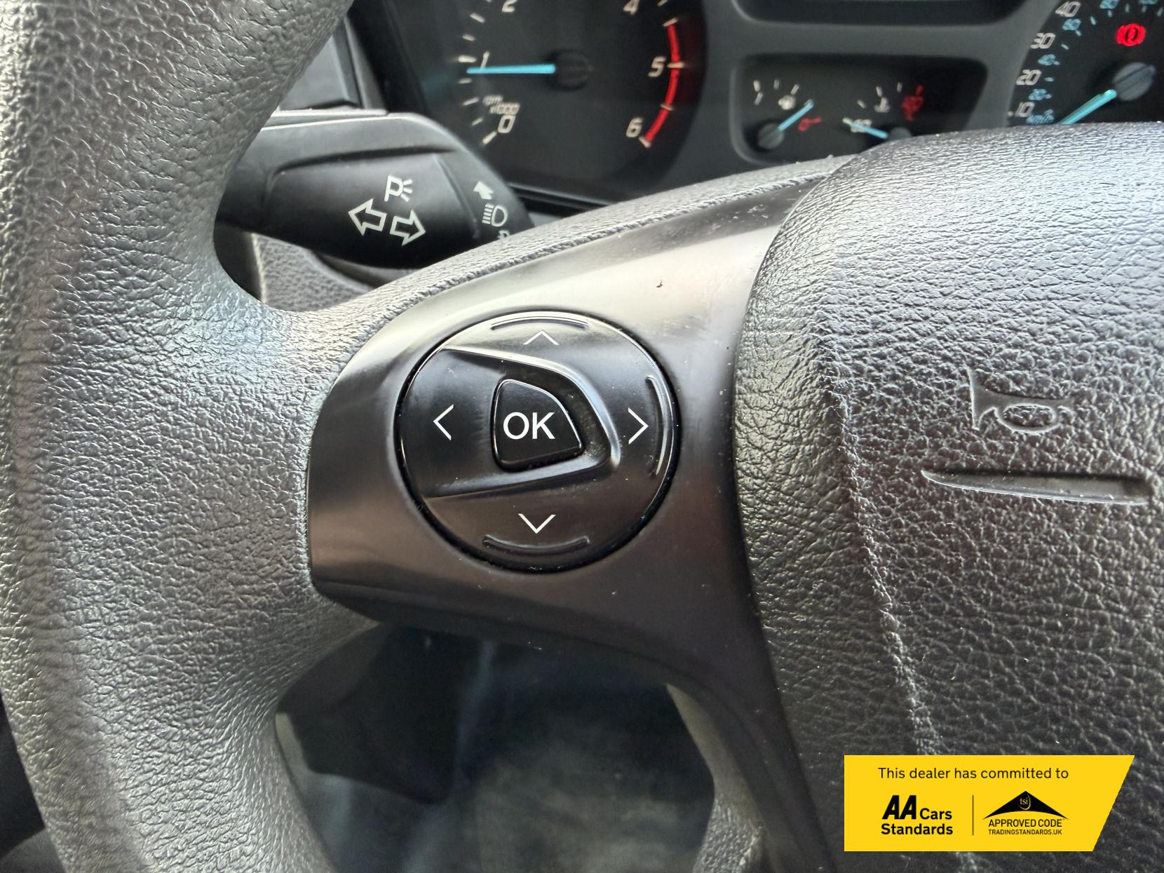 Ford Transit 2.0 350 EcoBlue Leader Luton 3dr Diesel Manual RWD L4 Euro 6 (s/s) (130 ps)