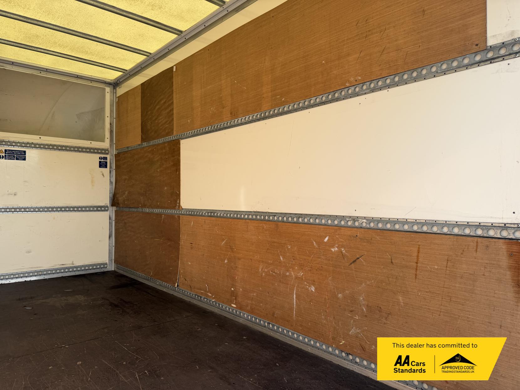 Ford Transit 2.0 350 EcoBlue Leader Luton 3dr Diesel Manual RWD L4 Euro 6 (s/s) (130 ps)