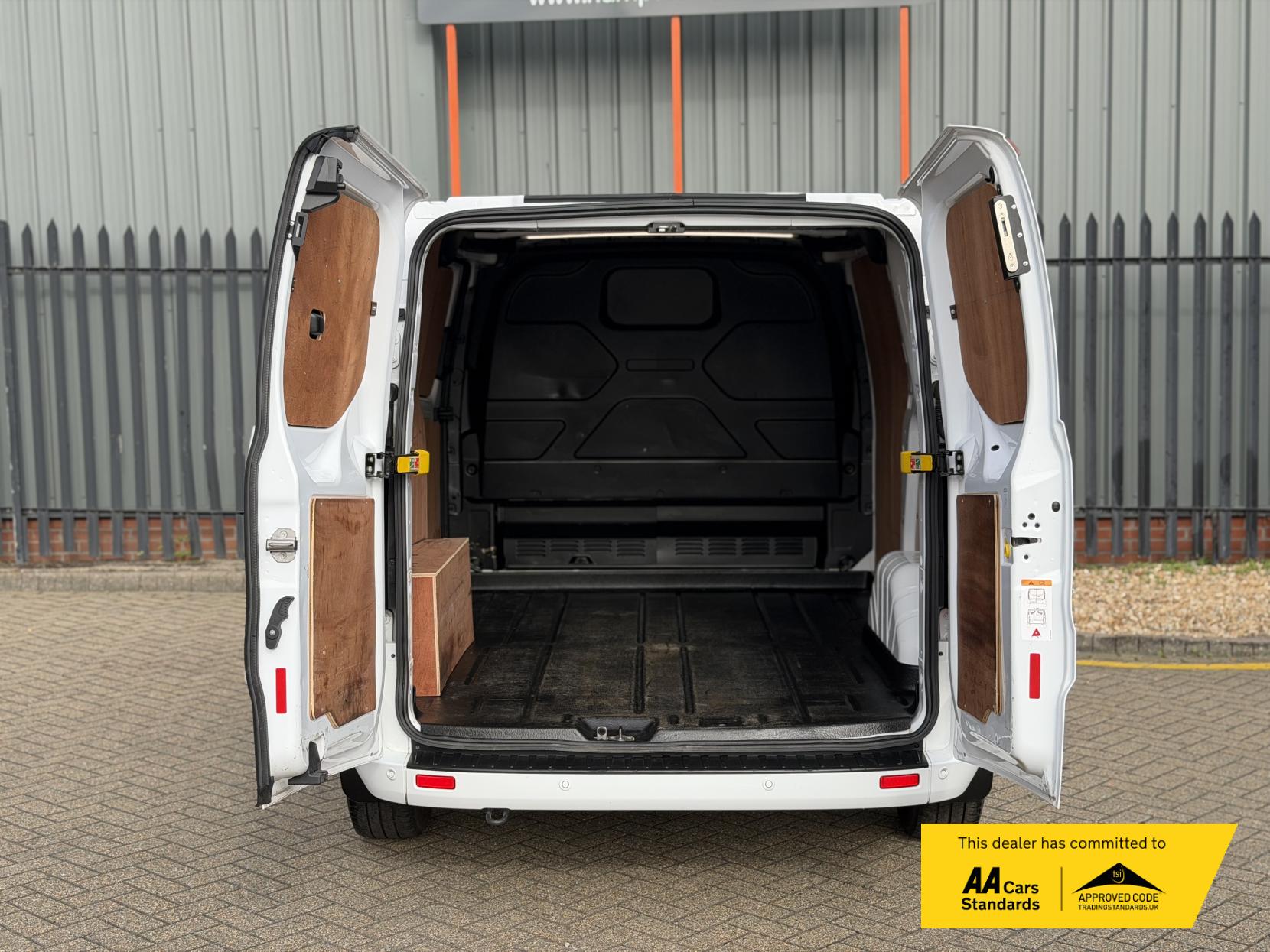 Ford Transit Custom 2.0 300 EcoBlue Limited Panel Van 5dr Diesel Manual L1 H1 Euro 6 (s/s) (130 ps)