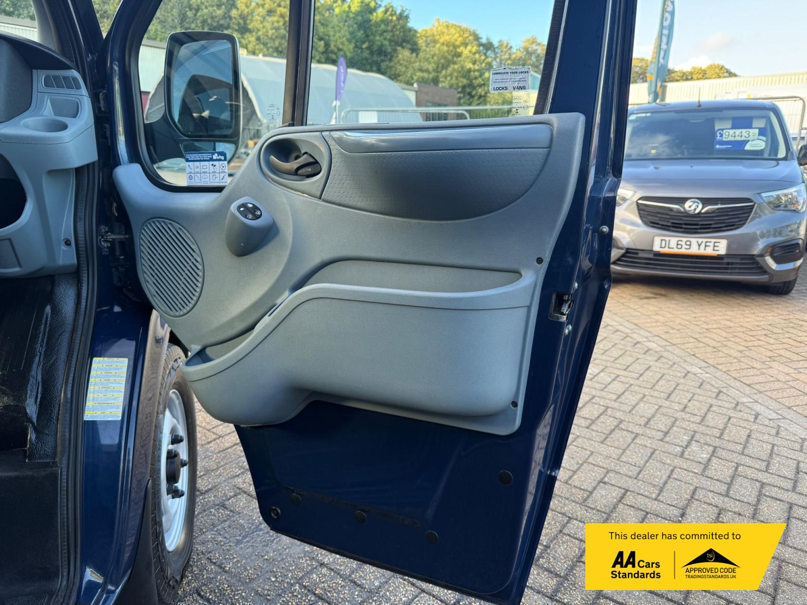 Ford Transit 2.2 TDCi 350 Panel Van 3dr Diesel Manual FWD L2 H3 (209 g/km, 123 bhp)