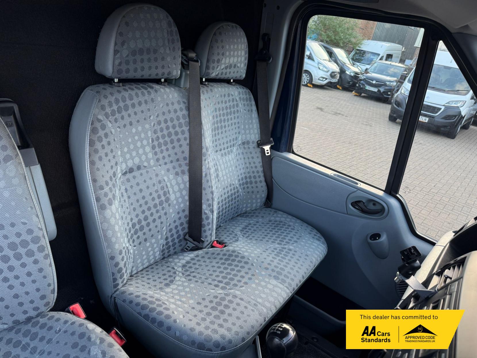 Ford Transit 2.2 TDCi 350 Panel Van 3dr Diesel Manual FWD L2 H3 (209 g/km, 123 bhp)
