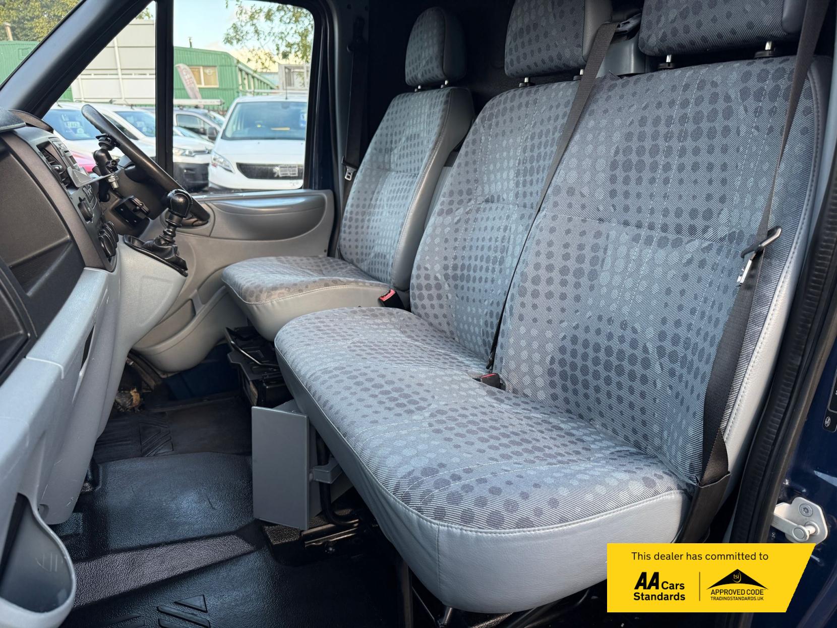 Ford Transit 2.2 TDCi 350 Panel Van 3dr Diesel Manual FWD L2 H3 (209 g/km, 123 bhp)