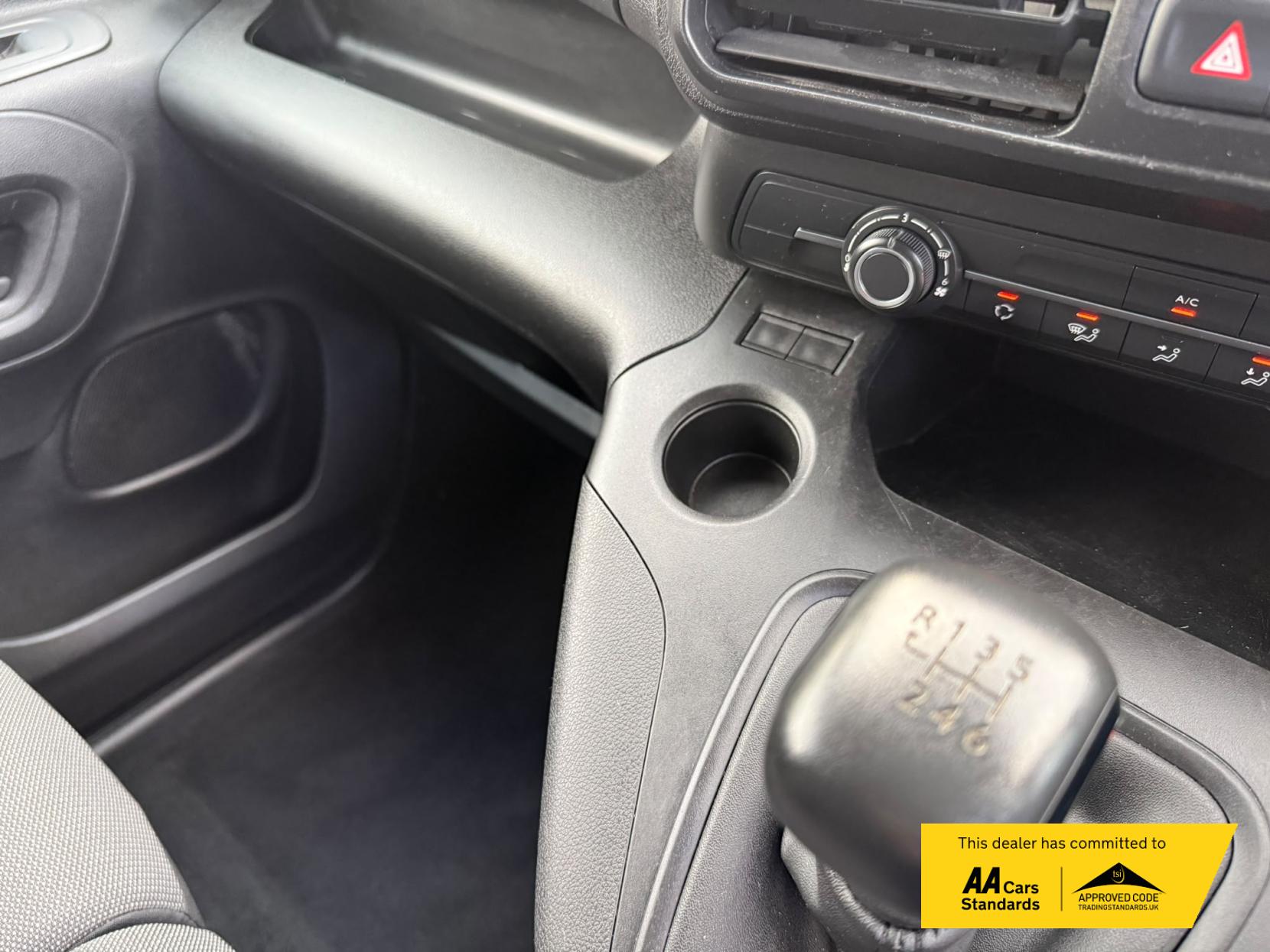 2022 Vauxhall Combo 1.5 Turbo D 2300 Sportive Panel Van 5dr Diesel Manual L1 H1 Euro 6 (100 ps) - Thumbnail 37