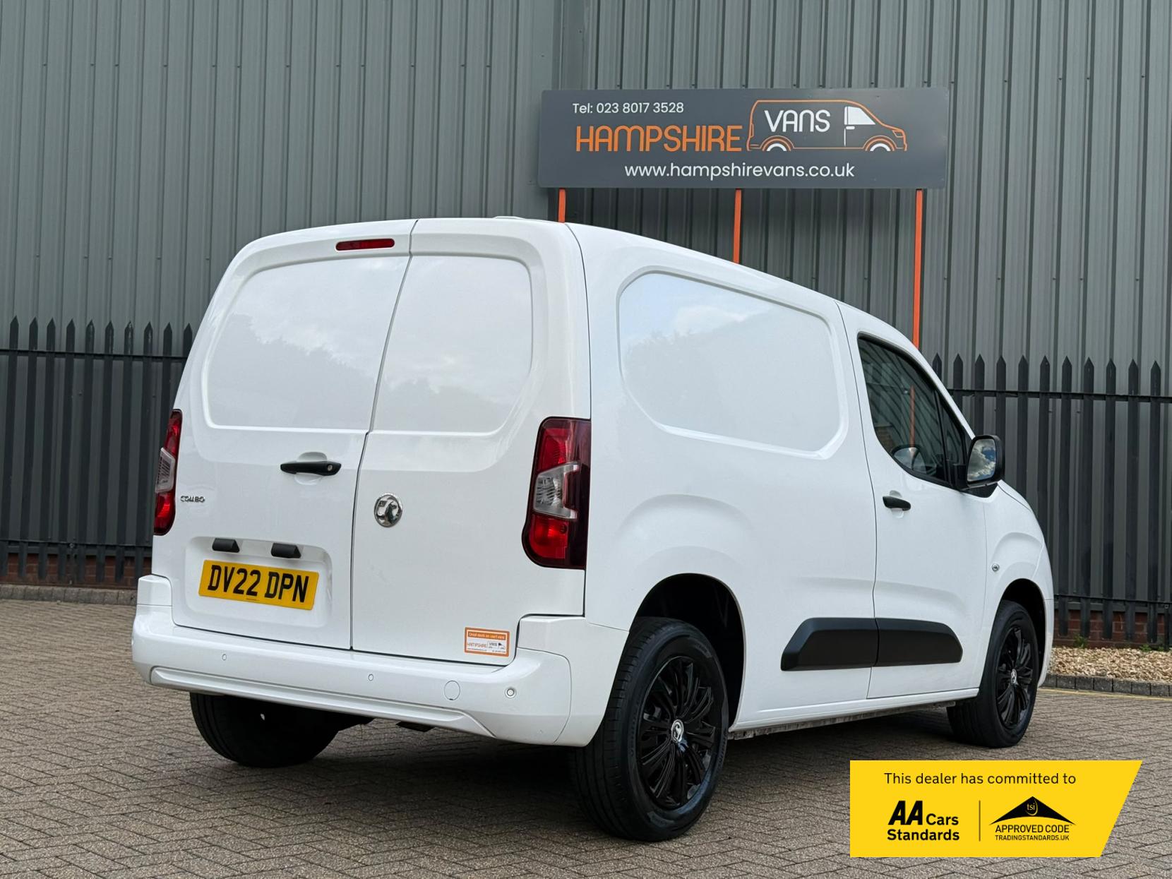 2022 Vauxhall Combo 1.5 Turbo D 2300 Sportive Panel Van 5dr Diesel Manual L1 H1 Euro 6 (100 ps) - Thumbnail 4