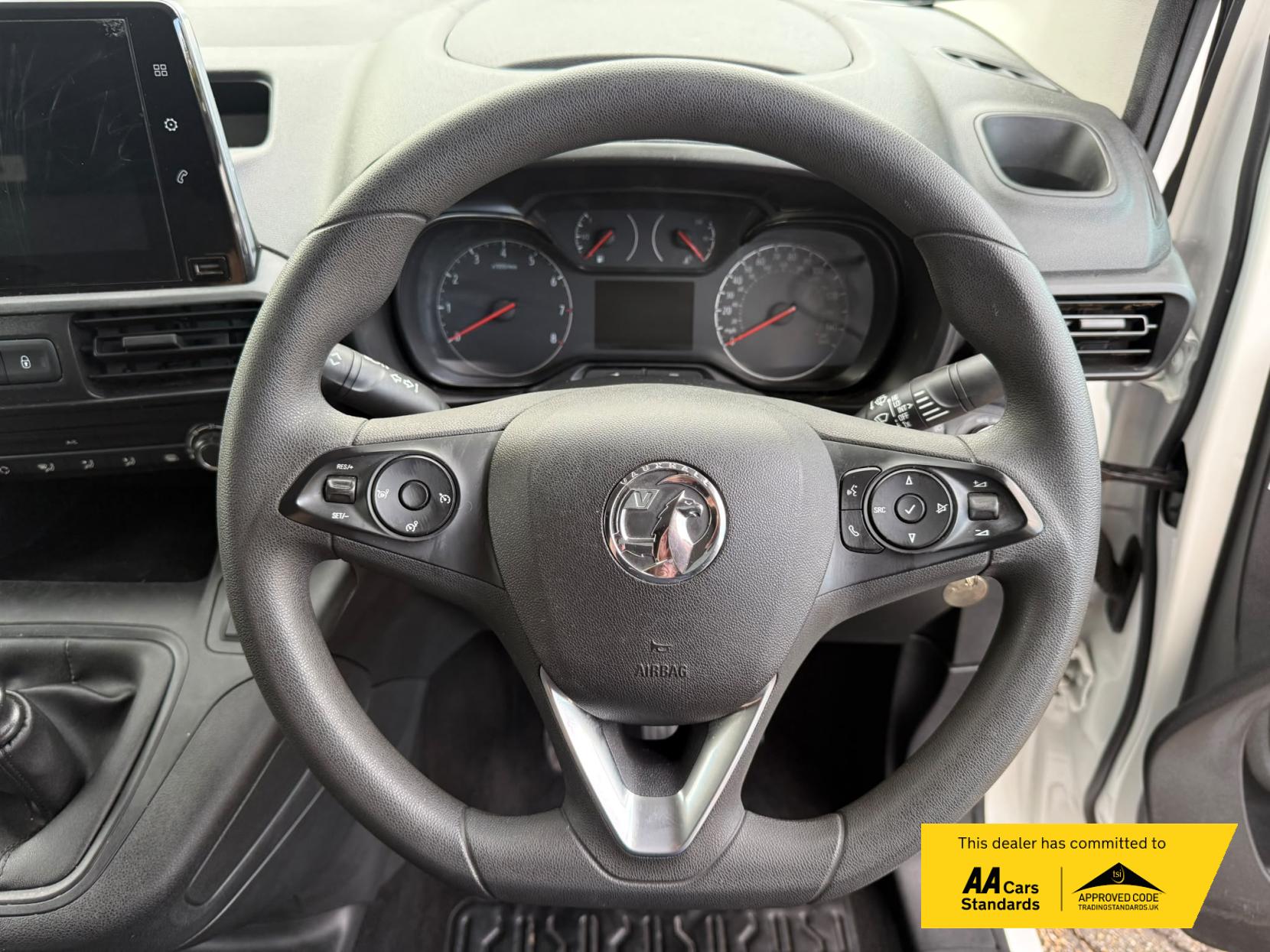 2022 Vauxhall Combo 1.5 Turbo D 2300 Sportive Panel Van 5dr Diesel Manual L1 H1 Euro 6 (100 ps) - Thumbnail 19