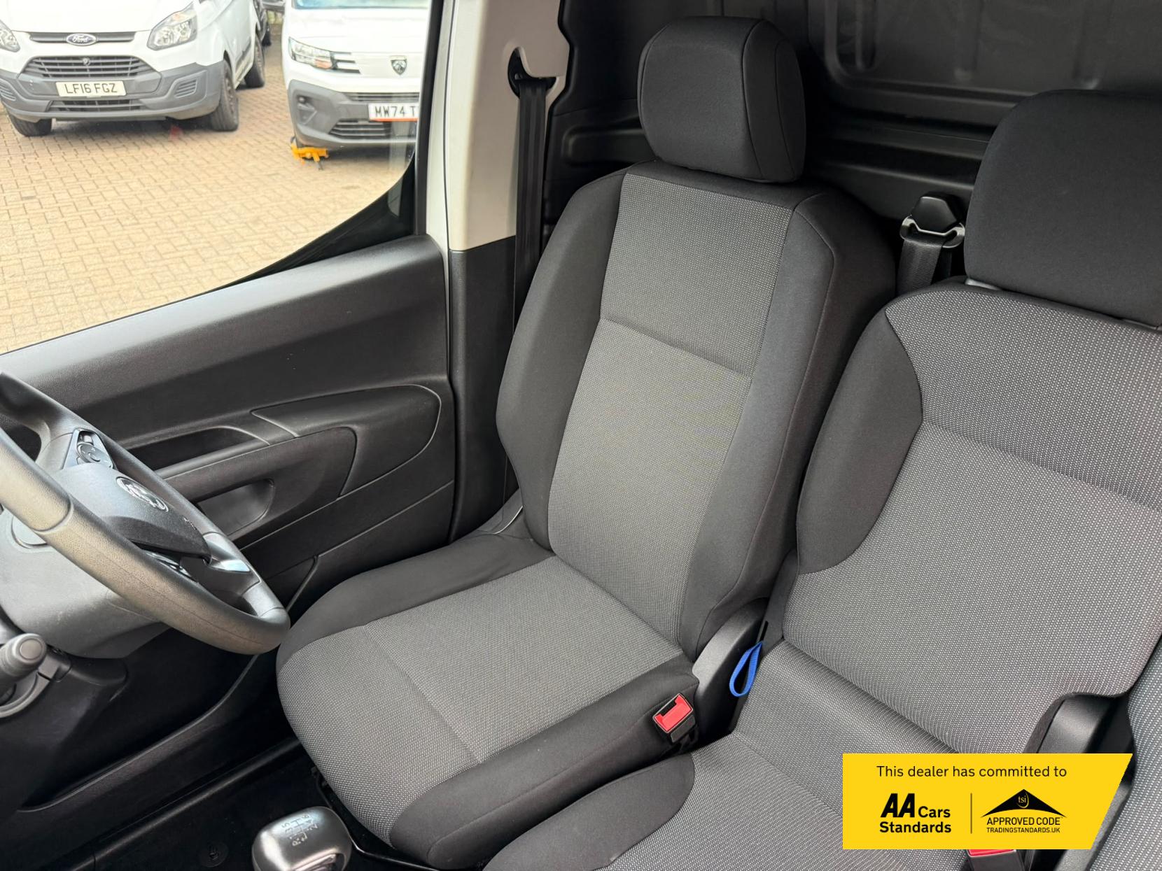 2022 Vauxhall Combo 1.5 Turbo D 2300 Sportive Panel Van 5dr Diesel Manual L1 H1 Euro 6 (100 ps) - Thumbnail 56