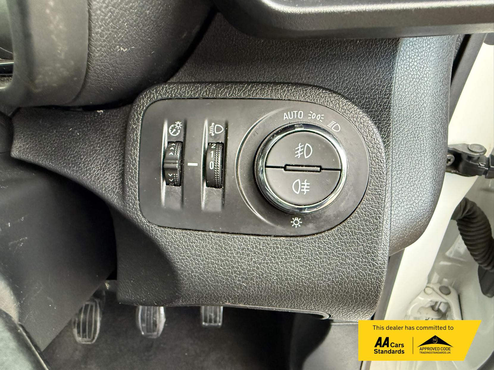 2022 Vauxhall Combo 1.5 Turbo D 2300 Sportive Panel Van 5dr Diesel Manual L1 H1 Euro 6 (100 ps) - Thumbnail 20