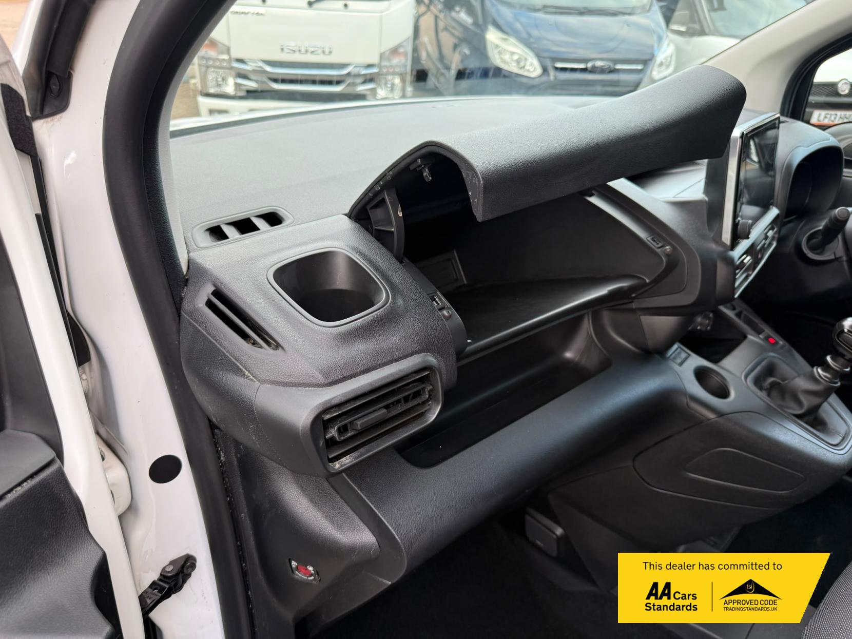2022 Vauxhall Combo 1.5 Turbo D 2300 Sportive Panel Van 5dr Diesel Manual L1 H1 Euro 6 (100 ps) - Thumbnail 50