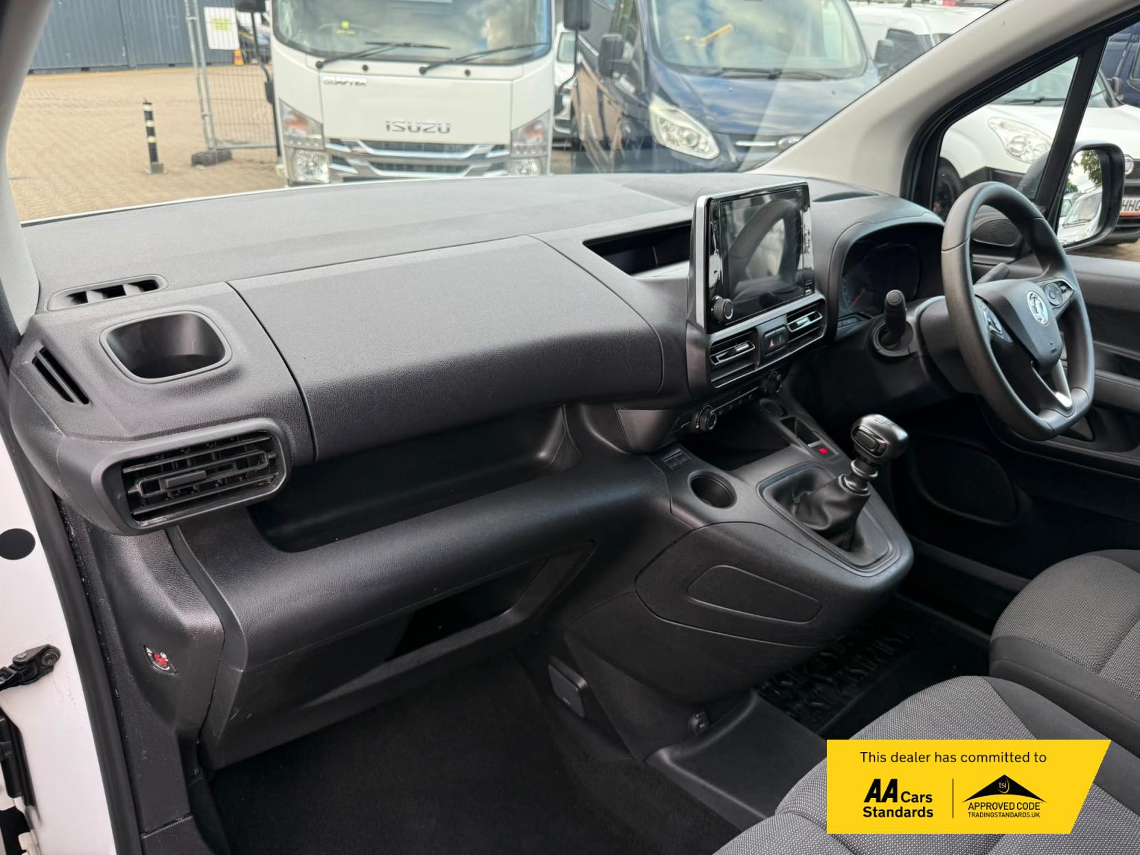 2022 Vauxhall Combo 1.5 Turbo D 2300 Sportive Panel Van 5dr Diesel Manual L1 H1 Euro 6 (100 ps) - Thumbnail 51