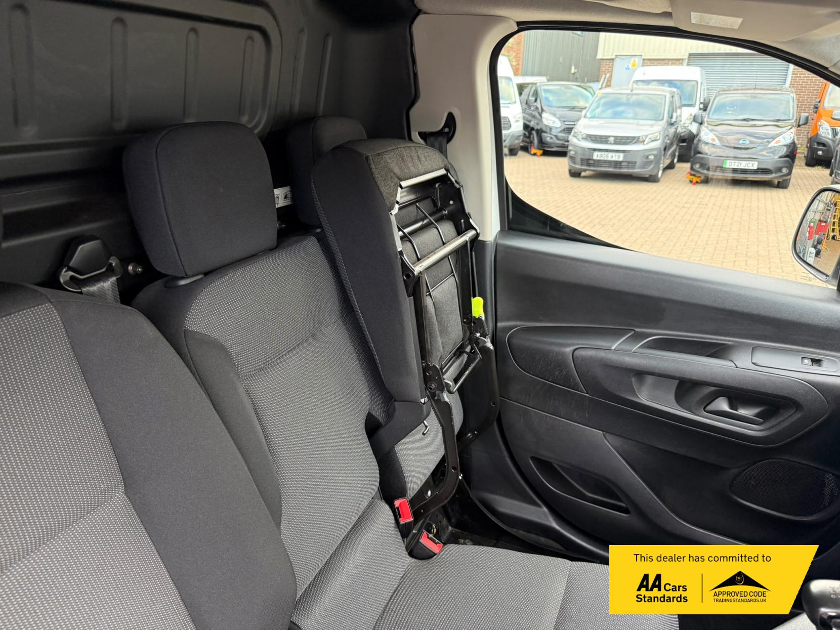 2022 Vauxhall Combo 1.5 Turbo D 2300 Sportive Panel Van 5dr Diesel Manual L1 H1 Euro 6 (100 ps) - Thumbnail 48
